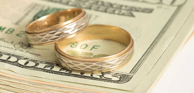Wedding rings and money - property settlement lawyer in Denver